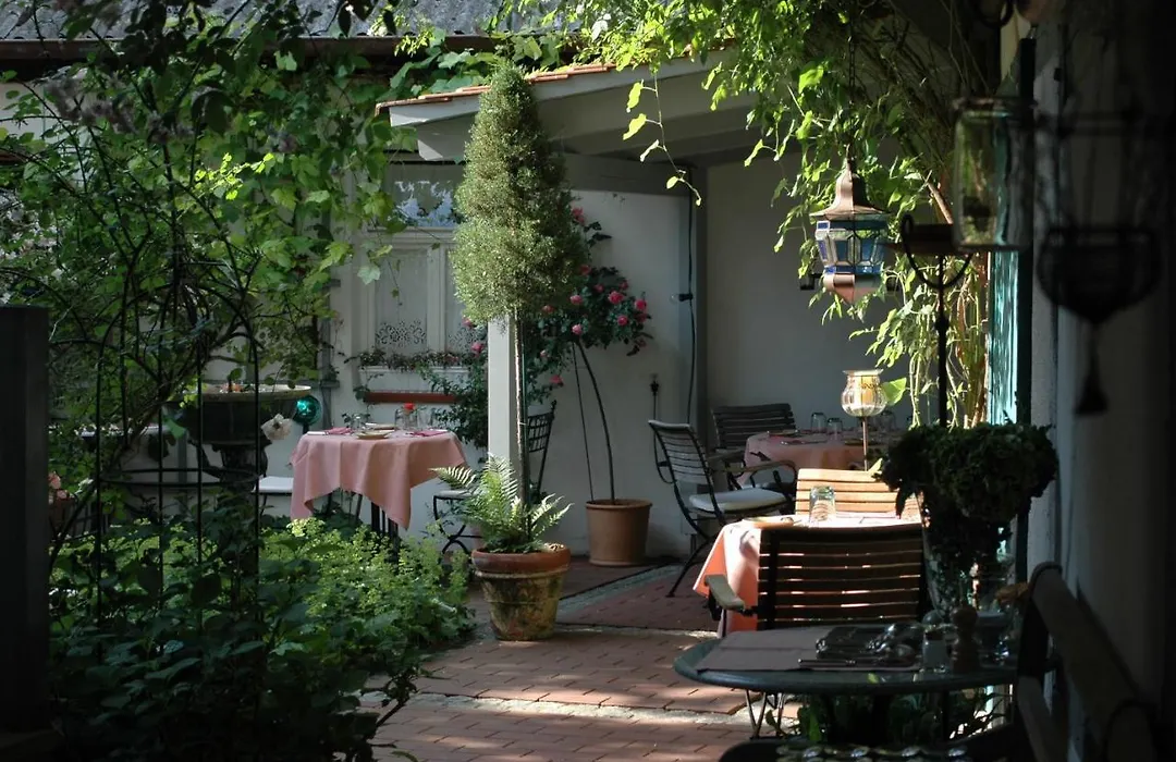 Hotel Schwarzer Adler-1